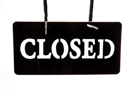 closed signboard on white backgroundの写真素材