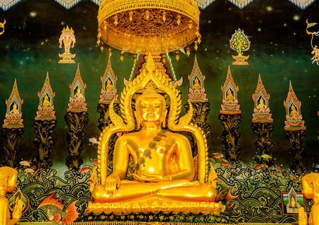 buddha statue in pichit Thailandの写真素材