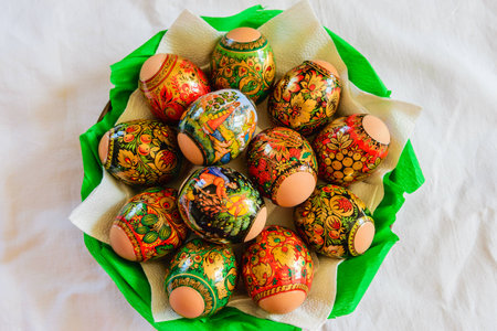 Easter eggs on a plateの写真素材