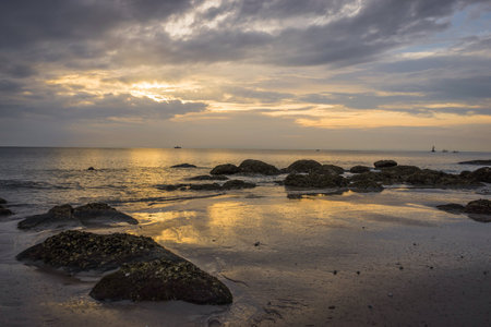 Beautiful Sunrise at Hua Hin beach, Thailandの素材