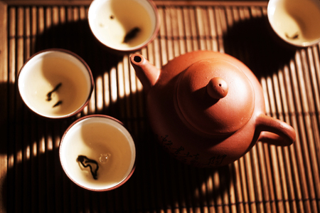 Teapot and cupsの写真素材