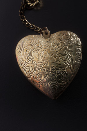 heart shape of the necklace