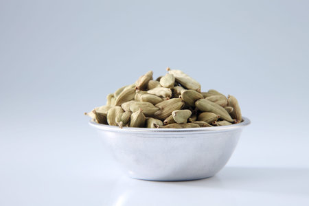 cardamon seed on the white backgroundの写真素材