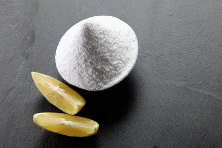 baking soda and slice of lemonの写真素材