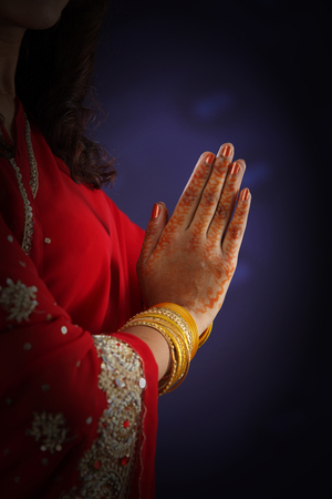 A hindu woman prayingの写真素材