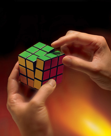 puzzle cube held in handのeditorial素材