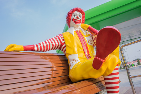 Mcdonald character on a benchのeditorial素材