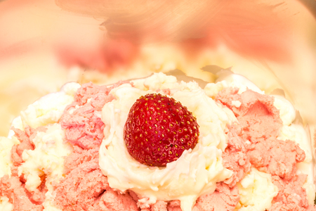 handmade strawberry sundae icecream colorful with frozen dried blueberry toppingの写真素材