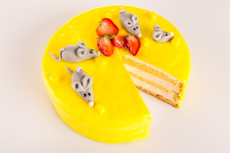 Yellow cheesecake lemon dessert marzipan mouse sugar icingの写真素材