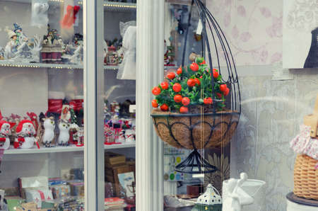 Shop window with souvenirs and decorative home decorations.の写真素材