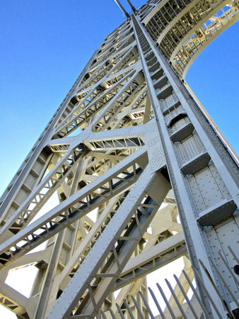 Detail of the George Washington Bridge, a double-decked suspension bridge spanning the Hudson River between Manhattan, New York, and Fort Lee, New Jersey.の写真素材