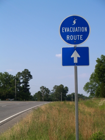 Blue hurricane evacuation route sign along a highway. の写真素材