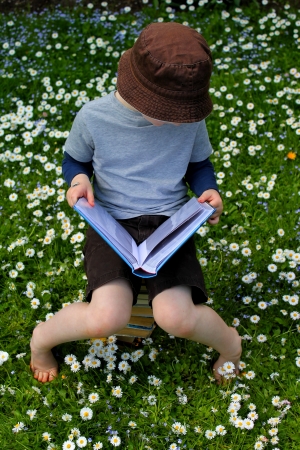 child study to read books の写真素材