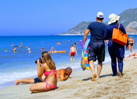 July, 2017 - Vacationers bathe in the sea and sunbathe in the sun on Cleopatra Beach (Alanya, Turkey).のeditorial素材