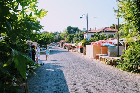 Alanya, Turkey, July 2017: the central street of the city with a lively traffic on which many hotels are located.のeditorial素材