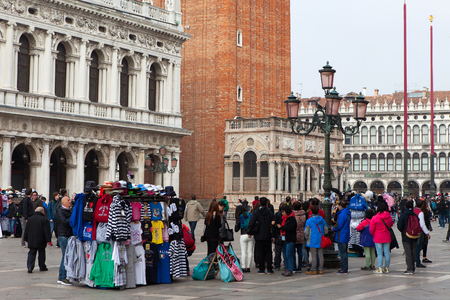 Locals and tourist at Piazza San Marco, the principal public square of Venice, Italy,のeditorial素材