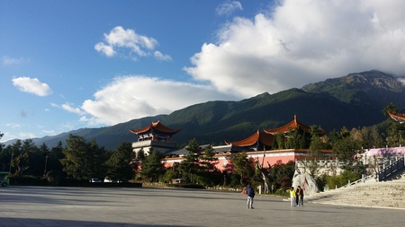 Landscape view of Dali under the clear blue skyのeditorial素材