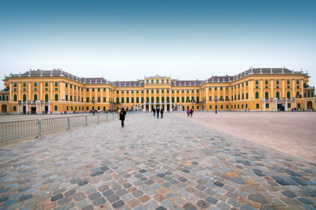 The facade of the Schonbrunn Palace in Vienna, Austria.のeditorial素材