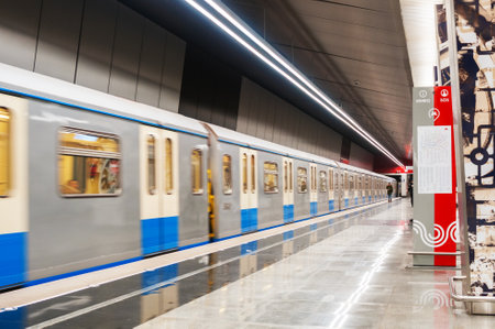 MOSCOW, RUSSIA - MARCH 09, 2018: Arriving train at metro station Minskayaのeditorial素材