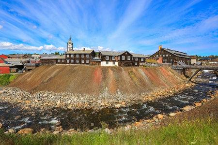 Roeros  is a mining town in Norway which led to its designation as UNESCO World Heritage Site. Many retain their dark pitch-log facades, giving the town a medieval appearance.の写真素材