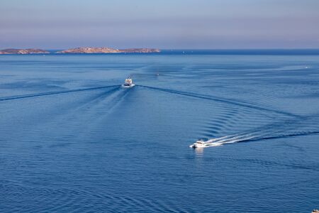Boats arriving and leaving from Hydra Island, Greeceの写真素材