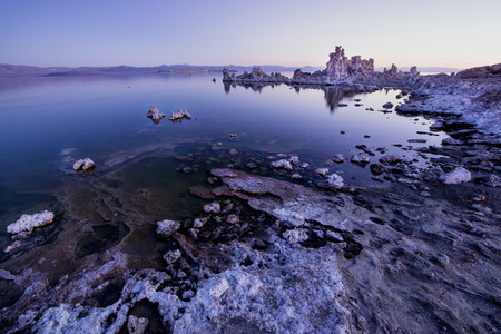 Early morning at Mono Lake and itât famous tufa formations. California.の写真素材