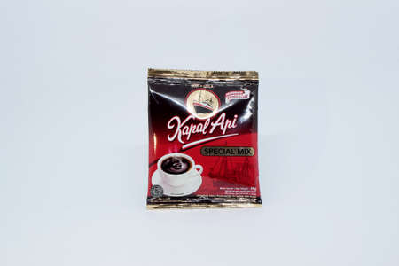 Kapal api coffee sachet photo with white backgroundのeditorial素材