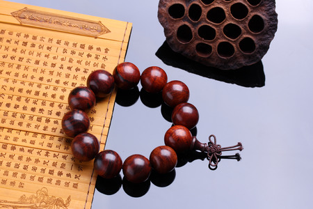 Lobular red sandalwood prayer beads braceletsの写真素材