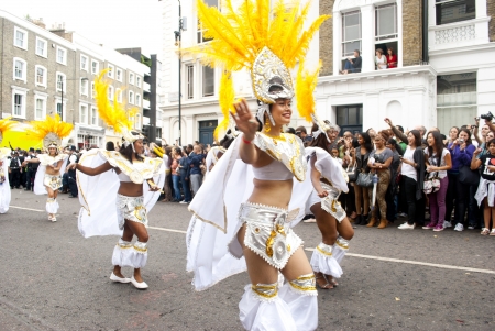 LONDON - AUGUST 27: Dancers at the annual Notting Hill Carnival on August 27, 2012 in Notting Hill,...