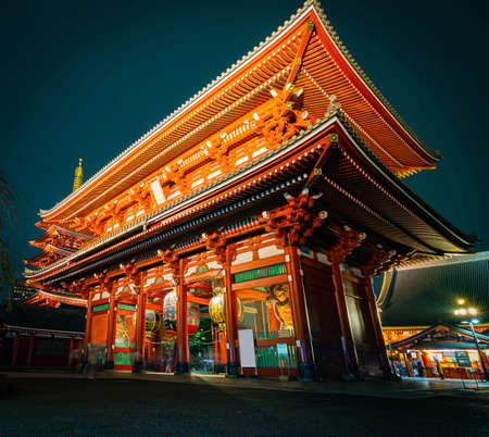 Sensoji Temple in Asakusa is the most famous and be the destination of tourist. Shoot in the night. Tokyo, Japan.のeditorial素材