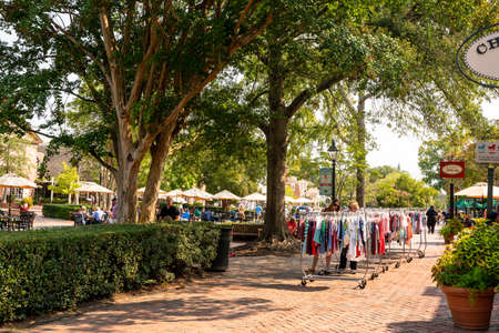 Williamsburg, Virginia, USA - September 12, 2021:  Street scene from historic Williamsburg Virginia at Merchants Square with people visible.のeditorial素材