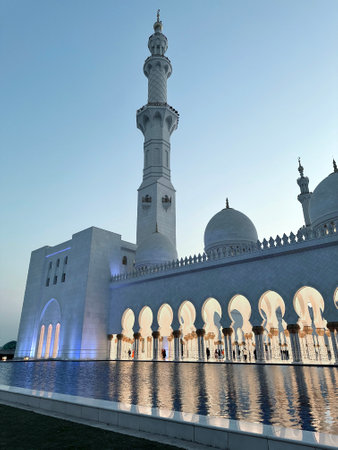 Abu Dhabi, UAE - March 16, 2023: Sheikh Zayed Mosque in Abu Dhabi, UAE. View inside and outside.のeditorial素材