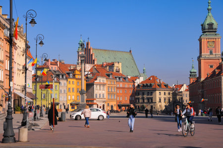 WARSAW, POLAND - MARCH 22, 2022: Beautiful view of Old Town Square on sunny dayのeditorial素材