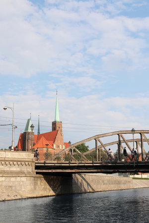 Beautiful view of the city with bridge over riverの写真素材