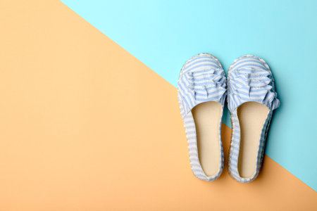 Stylish new shoes on color background, top viewの写真素材