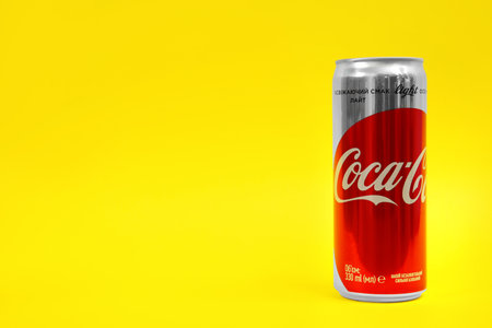 MYKOLAIV, UKRAINE - NOVEMBER 14, 2018: Coca-Cola can on color background. Space for textのeditorial素材