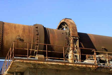 TANGSHAN - NOVEMBER 4: The abandoned rotary kiln in the Qixin cement plant on november 4, 2013, tangshan city, hebei province, China. のeditorial素材