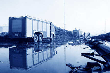 TANGSHAN - NOVEMBER 20: The prepare to leave the scene of the fire fighting vehicles and personnel after the fire, November 20, 2013, tangshan city, hebei province, China. 
のeditorial素材