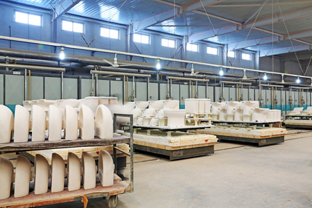 LUANNAN COUNTY - JANUARY 5: The sintering workshop production line, in the ZhongTong Ceramics Co., Ltd. January 5, 2014, Luannan county, Hebei Province, China.
のeditorial素材
