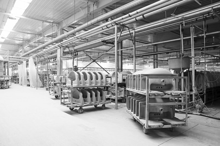 LUANNAN COUNTY - JANUARY 5: The ceramic semi-finished products parts on the iron frame, in the ZhongTong Ceramics Co., Ltd. January 5, 2014, Luannan county, Hebei Province, China.
のeditorial素材