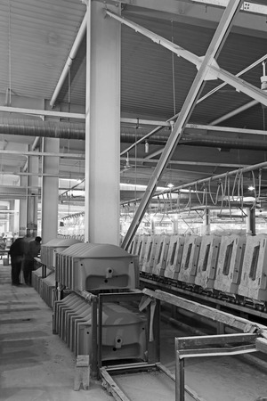 LUANNAN COUNTY - JANUARY 5: The ceramic semi-finished products parts on the iron frame, in the ZhongTong Ceramics Co., Ltd. January 5, 2014, Luannan county, Hebei Province, China.
のeditorial素材