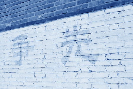 LUANNAN COUNTY - MARCH 5: Word "top" writing on the wall, in the countryside, on March 6, 2014, Luannan county, hebei province, China. 
のeditorial素材