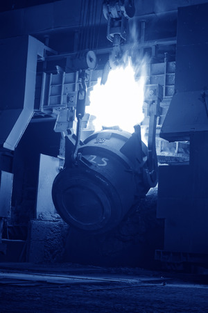 TANGSHAN - JUNE 18: converter filling scrap iron and steel, in a iron and steel co., on June 18, 2014, Tangshan city, Hebei Province, China
のeditorial素材