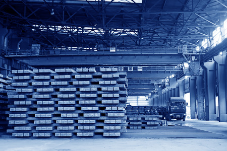 TANGSHAN - JUNE 14: Hot ingot in a steel plant in iron and steel co., on June 14, 2014, Tangshan city, Hebei Province, China
のeditorial素材