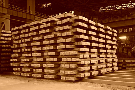 TANGSHAN - JUNE 14: Hot ingot in a steel plant in iron and steel co., on June 14, 2014, Tangshan city, Hebei Province, China
のeditorial素材