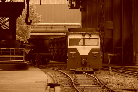 TANGSHAN - JUNE 19: Transportation molten iron crucible train, on June 19, 2014, Tangshan city, Hebei Province, Chinaのeditorial素材