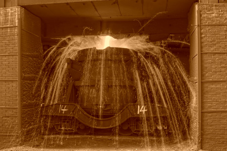 TANGSHAN - JUNE 20: Transportation molten iron crucible, on June 20, 2014, Tangshan city, Hebei Province, China
のeditorial素材