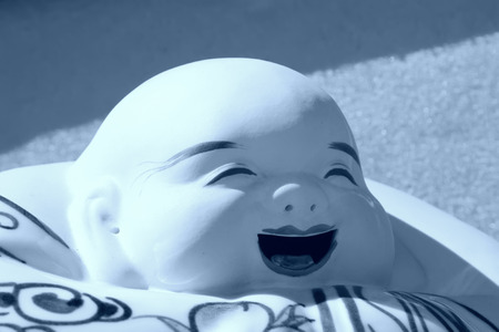 TANGSHAN - AUGUST 31: The fine ceramic figures furnishing articles in an open-air stalls, on August 31, 2013, tangshan city, hebei province, China. のeditorial素材