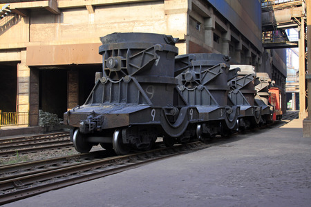 TANGSHAN - JUNE 20: Transportation molten iron crucible train, on June 20, 2014, Tangshan city, Hebei Province, China
のeditorial素材