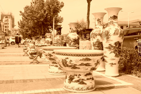 LUANNAN COUNTY - AUGUST 5: ceramic arts and crafts put on the shelf on august 5, 2014, Luannan County, Hebei Province, China.のeditorial素材
